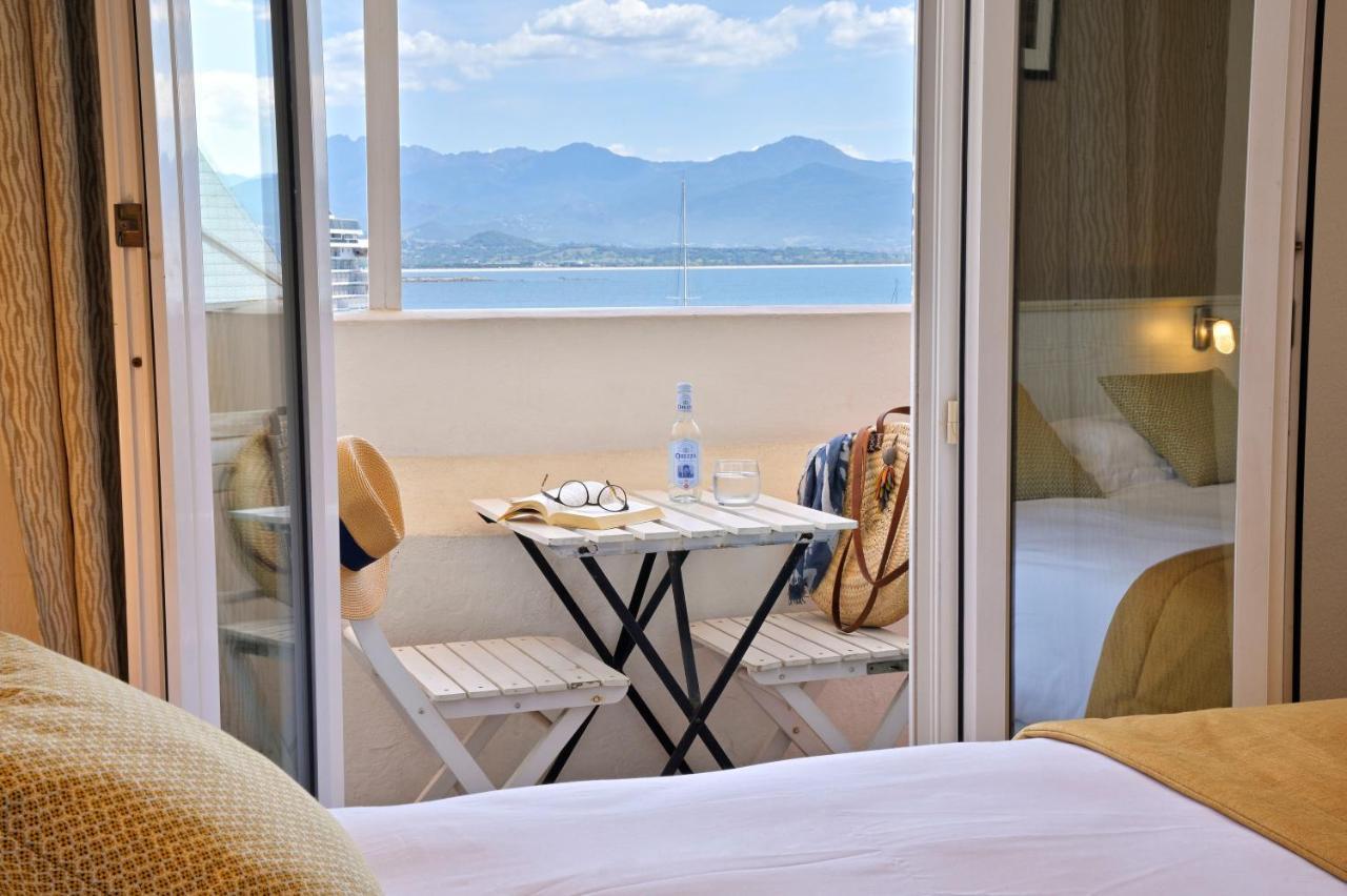 Hotel Du Golfe อฌักซิโอ้ ภายนอก รูปภาพ