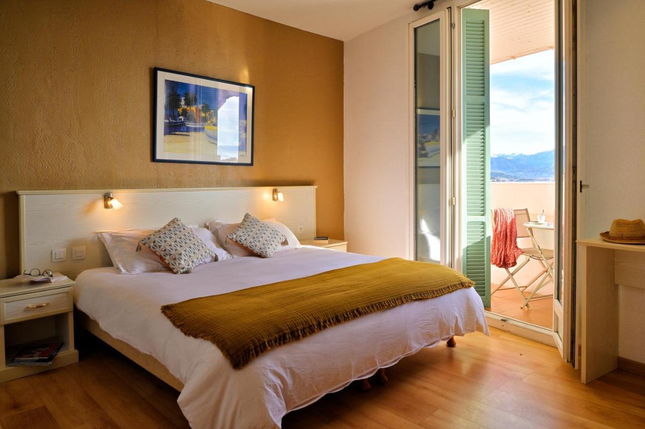 Hotel Du Golfe อฌักซิโอ้ ภายนอก รูปภาพ